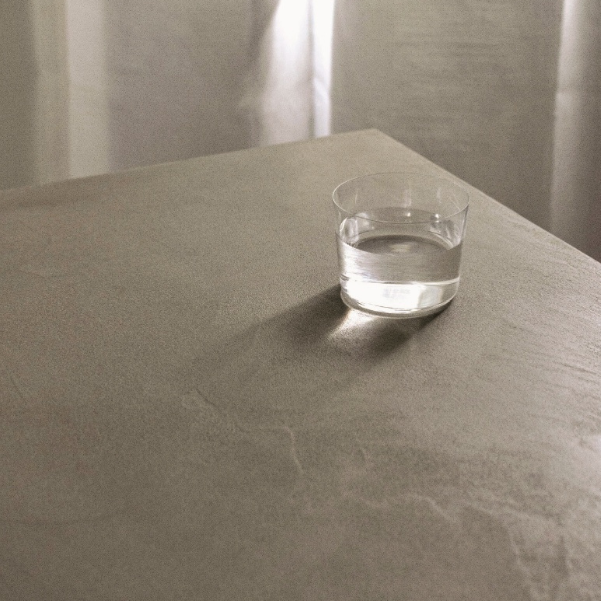 Mono Dining Table(幅140〜145cm・奥行70〜90cm)