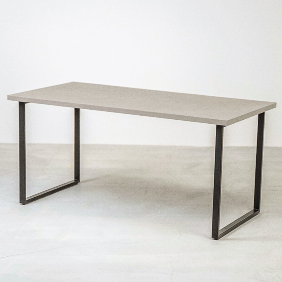 Mono Square Table(幅140〜145cm・奥行70〜90cm)