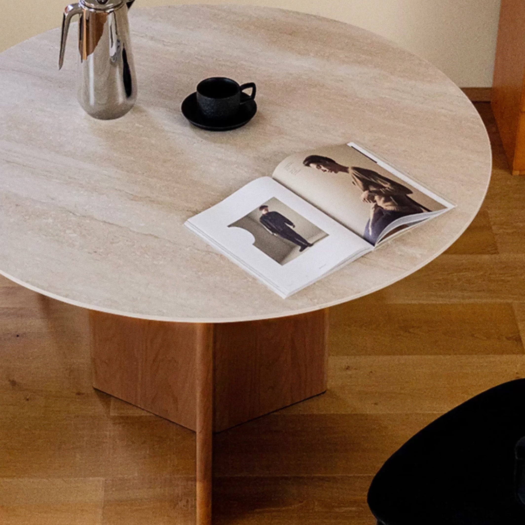 OUTLET】Stone Flow Table | 天然石・トラバーチン×コンクリート