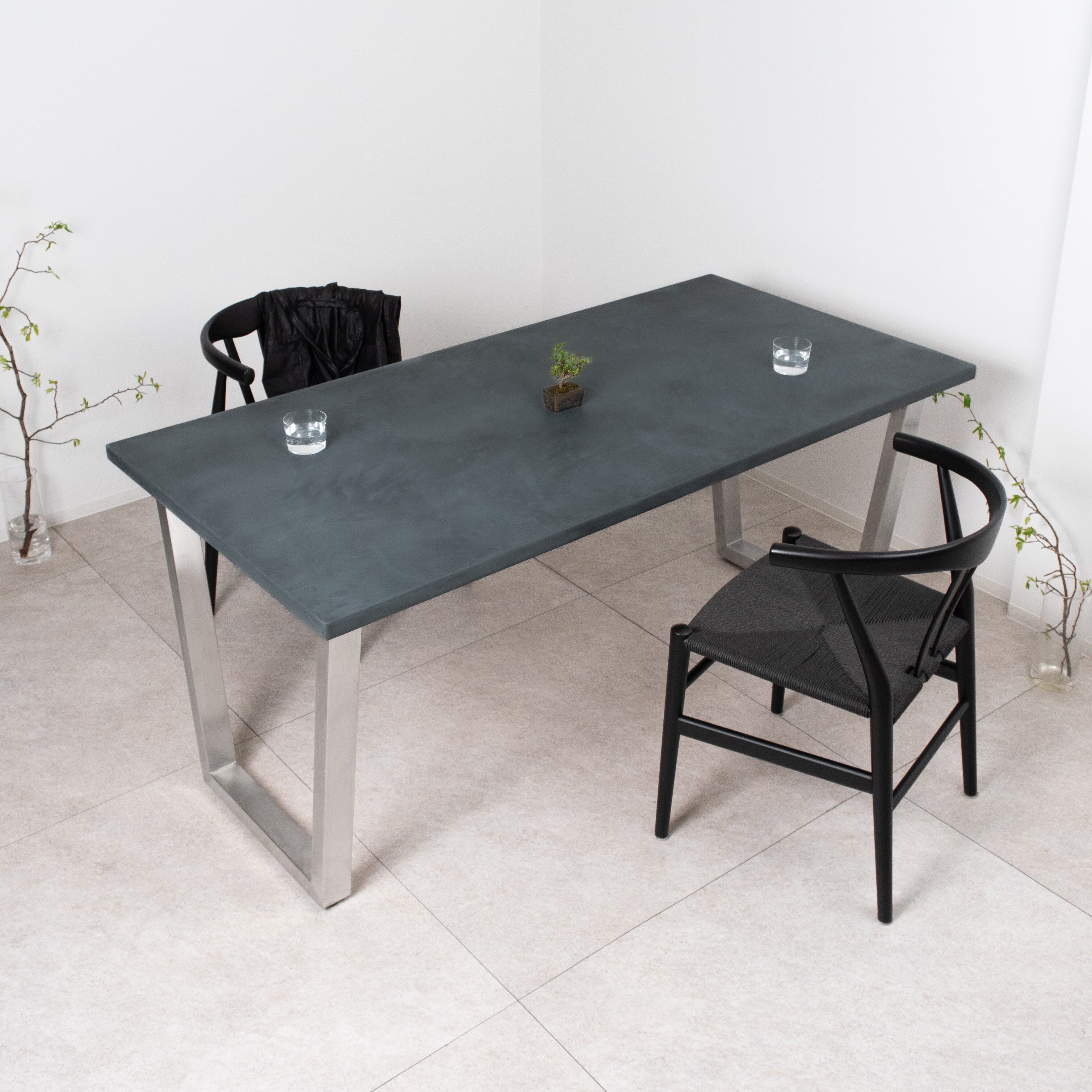 「サイズ・カラーを選べる」Trapezoid Dining Table(幅180cm・奥行70〜90cm)(シルバー台形脚)